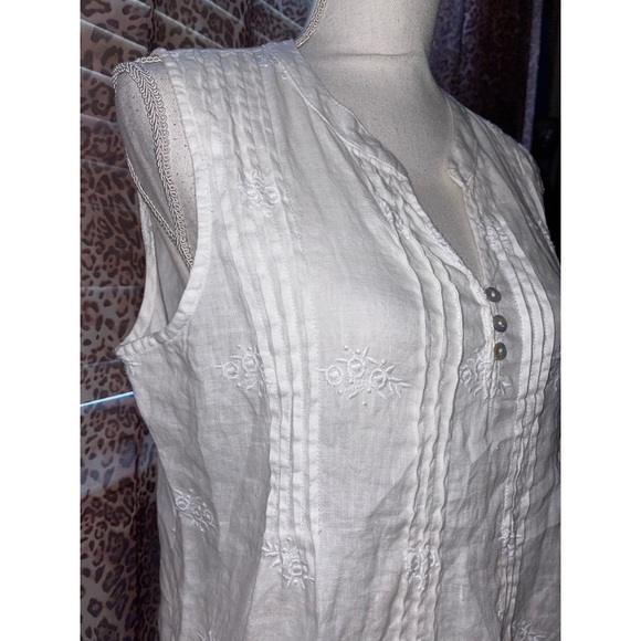 Women’s White Saint Tropez West Tank Top 🤍 - Picture 4 of 17